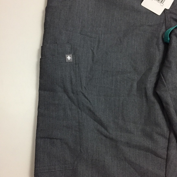 NWT FIGS KADE CARGO Moisture Wick Scrubs Pant - Picture 4 of 8